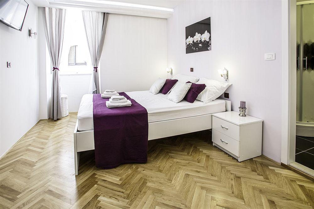 Split Apartments Peric ภายนอก รูปภาพ