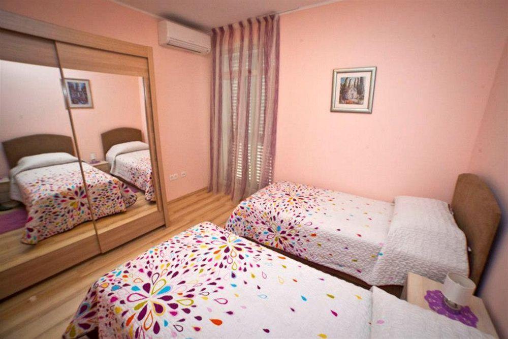 Split Apartments Peric ภายนอก รูปภาพ