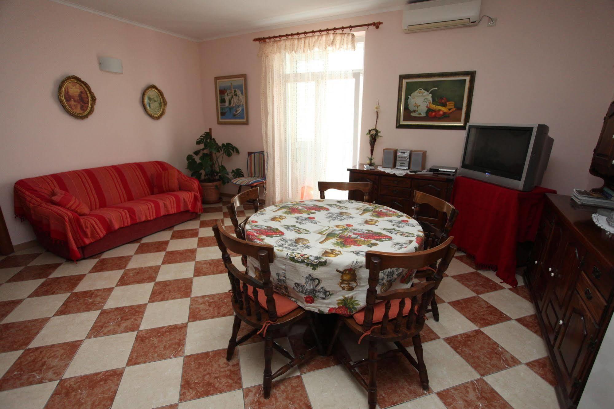 Split Apartments Peric ภายนอก รูปภาพ