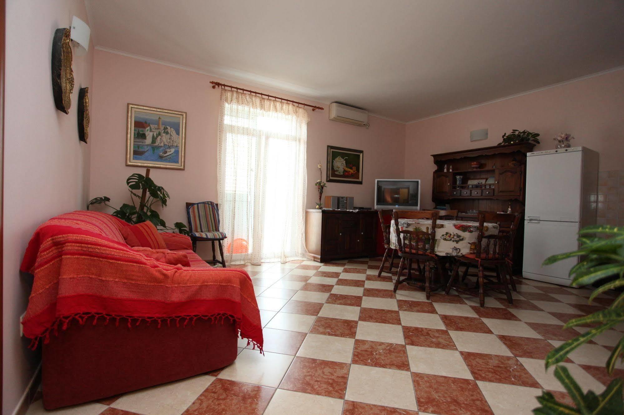 Split Apartments Peric ภายนอก รูปภาพ