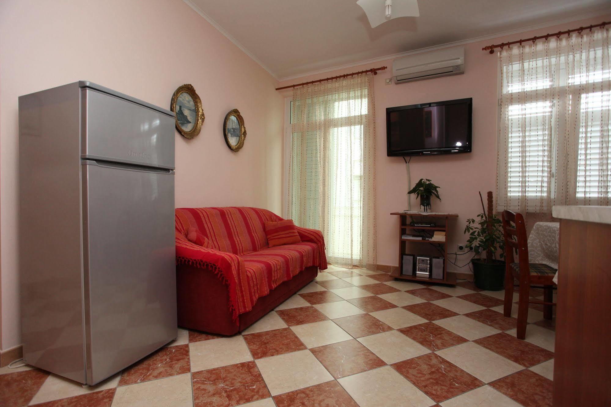 Split Apartments Peric ภายนอก รูปภาพ