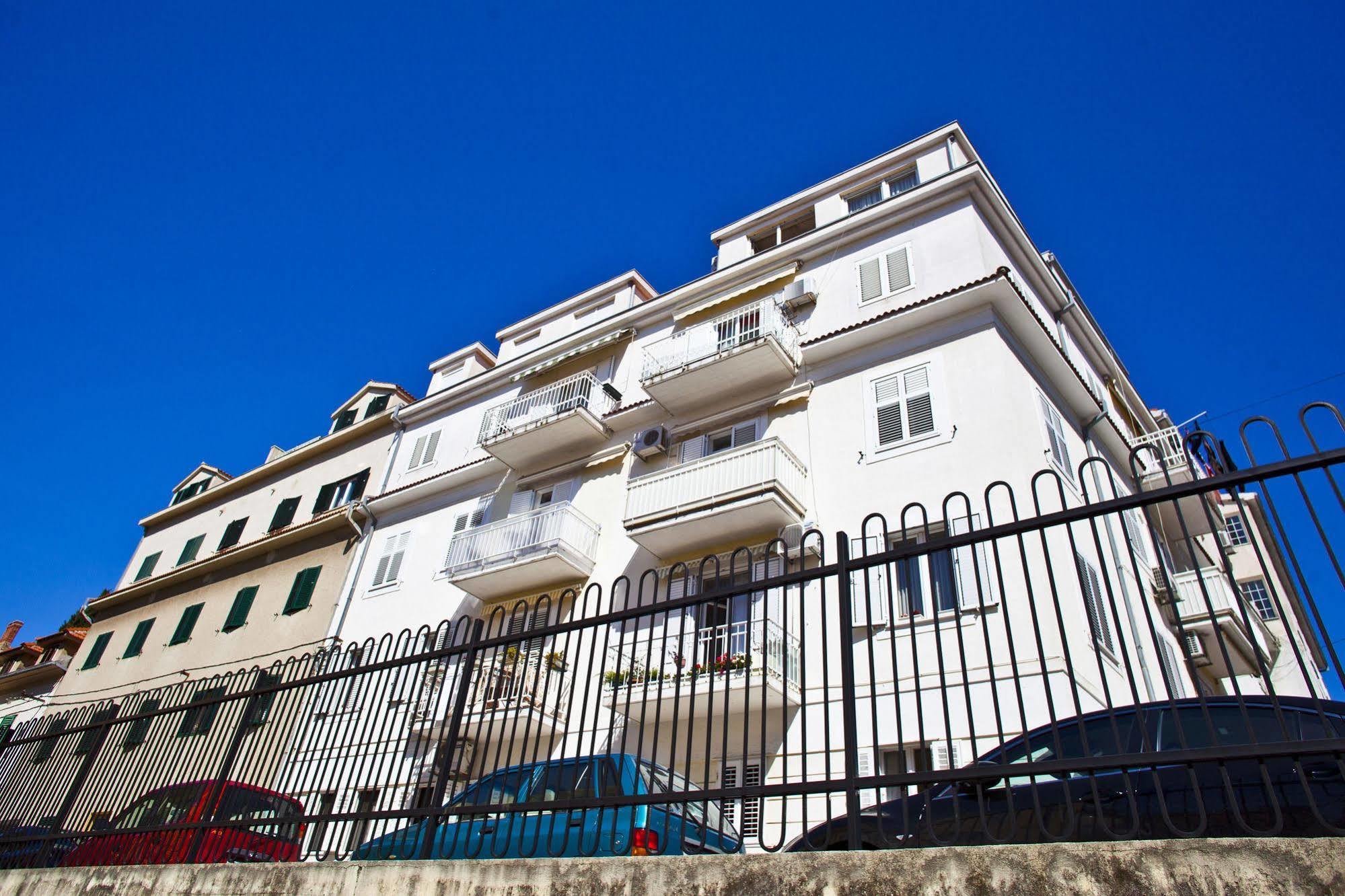 Split Apartments Peric ภายนอก รูปภาพ