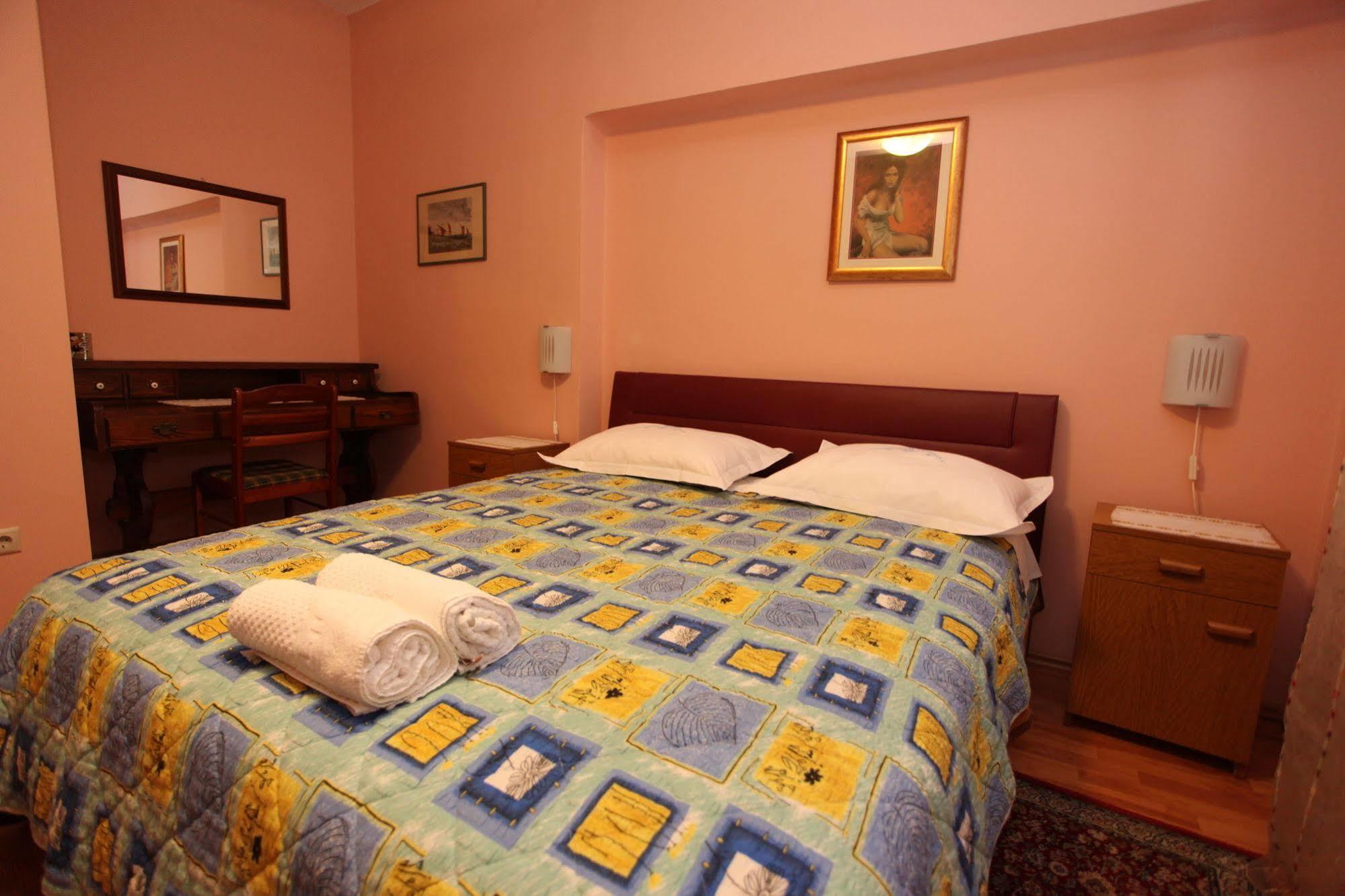 Split Apartments Peric ภายนอก รูปภาพ